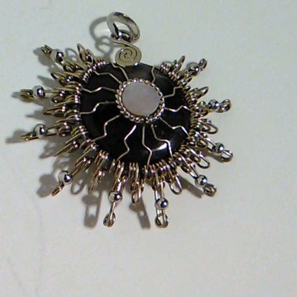 Nwot  Hard plastic charm with metal wire - Picture 4 of 6